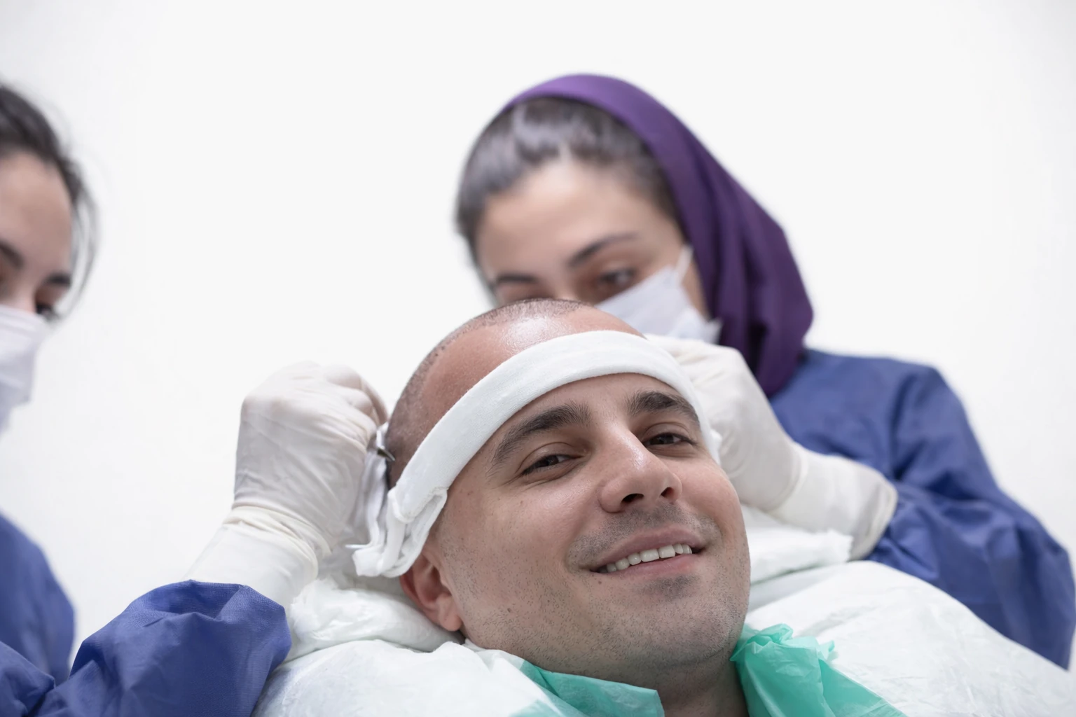 کاشت مو کلینیک شاپرک طلایی مشهد